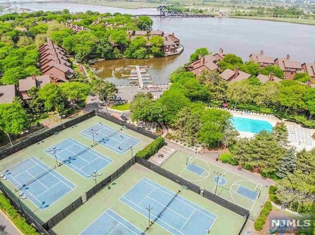 368 Sandcastle Key unit 368, Secaucus, NJ 07094 - photo 1