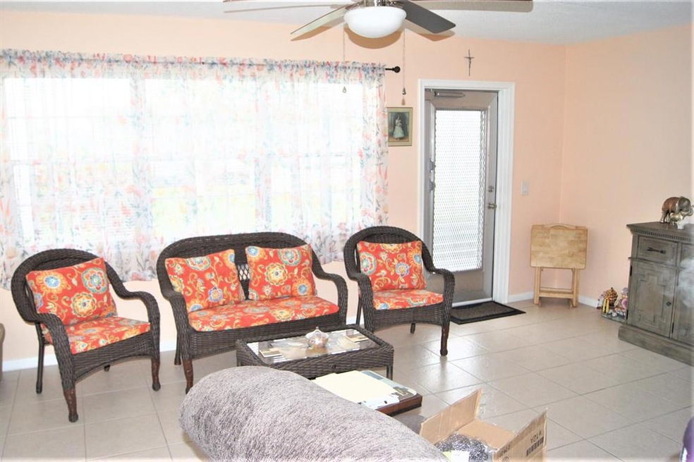 269 Camden L, West Palm Beach, FL 33417 - photo 1