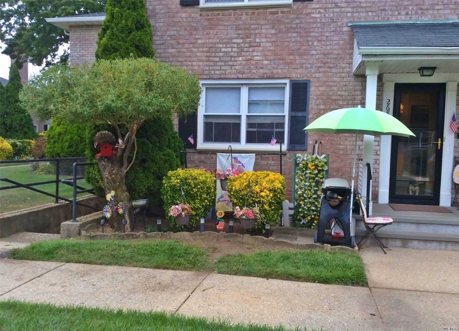 26837 82nd Ave unit Lower, New Hyde Park, NY 11040 - photo 1