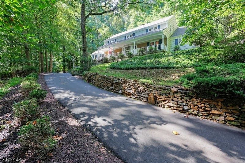 25 Dug Way, Watchung, NJ 07069 - photo 1