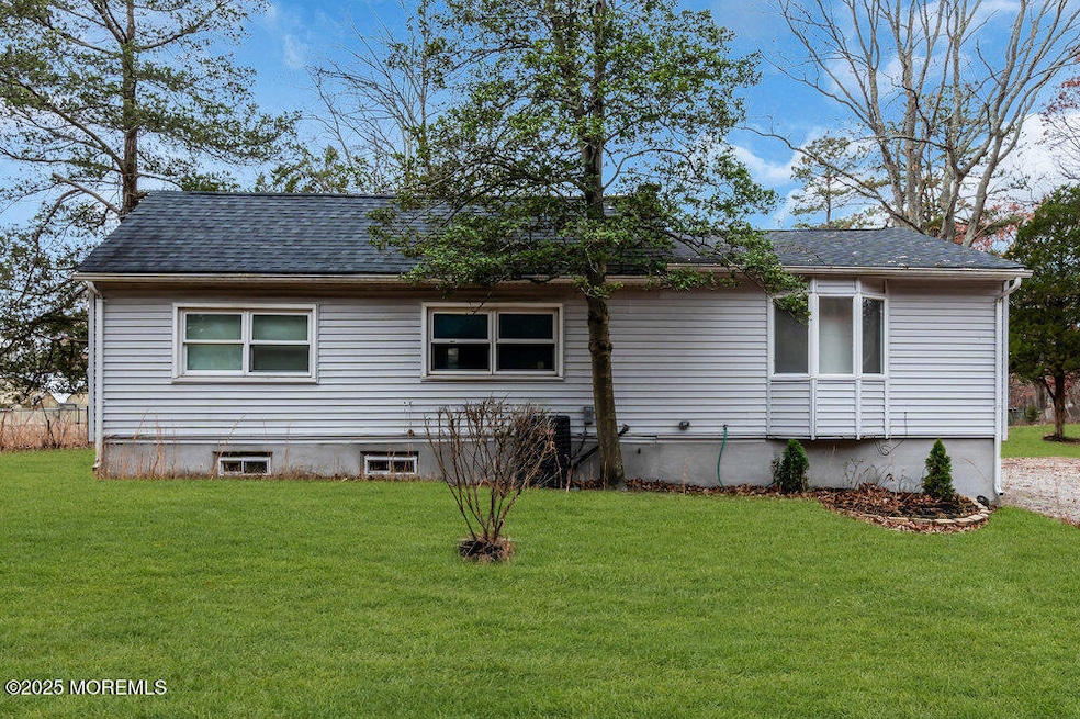 517 Newtons Corner Rd, Howell, NJ 07731 - photo 1