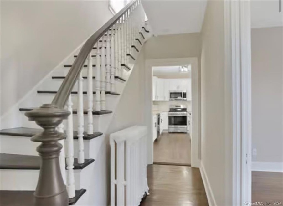 23 Grove St, West Hartford, CT 06110 - photo 1