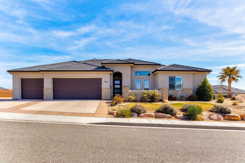 1912 N Mountian View Dr Re-edit-1