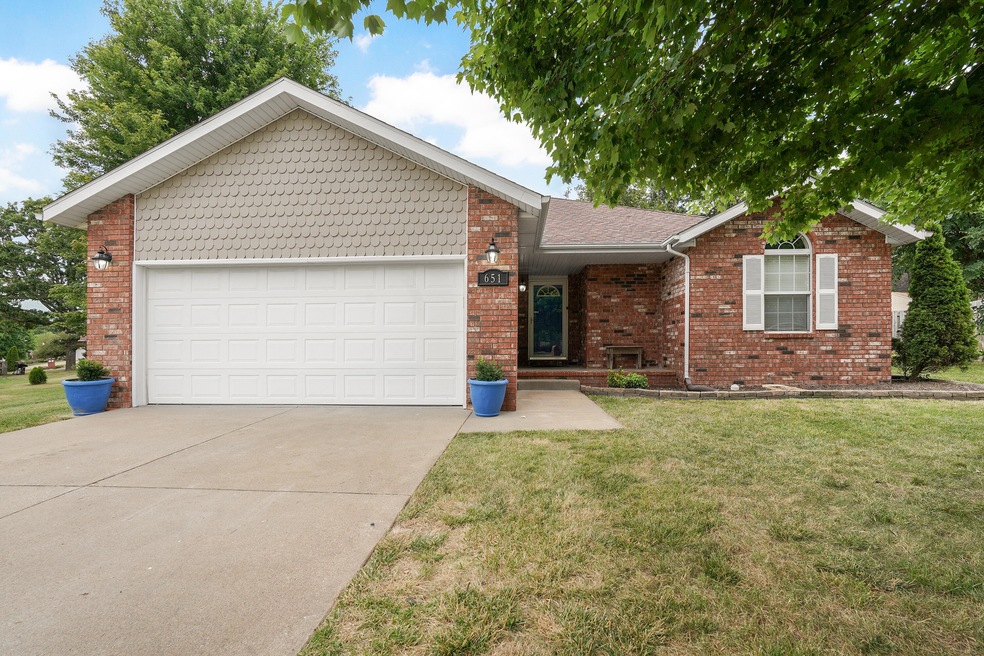 651 S Bridgewood Cir-2