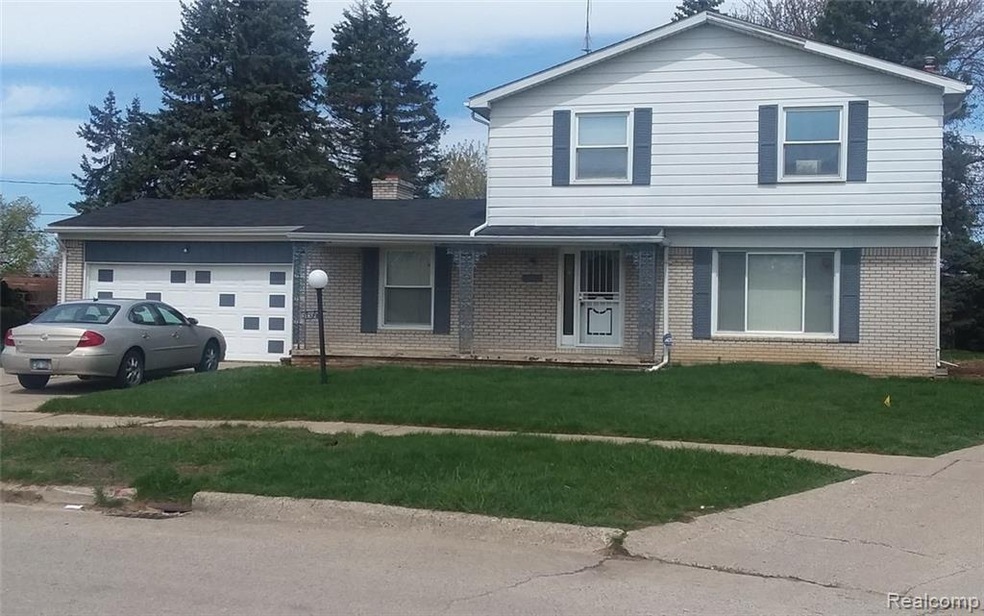 Exterior Photo cropped.jpg