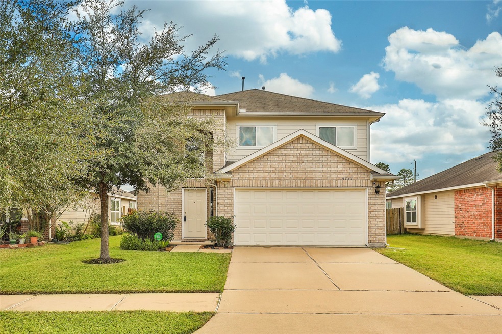6923 Hampden Point Ct, Houston, TX 77040 - photo 1
