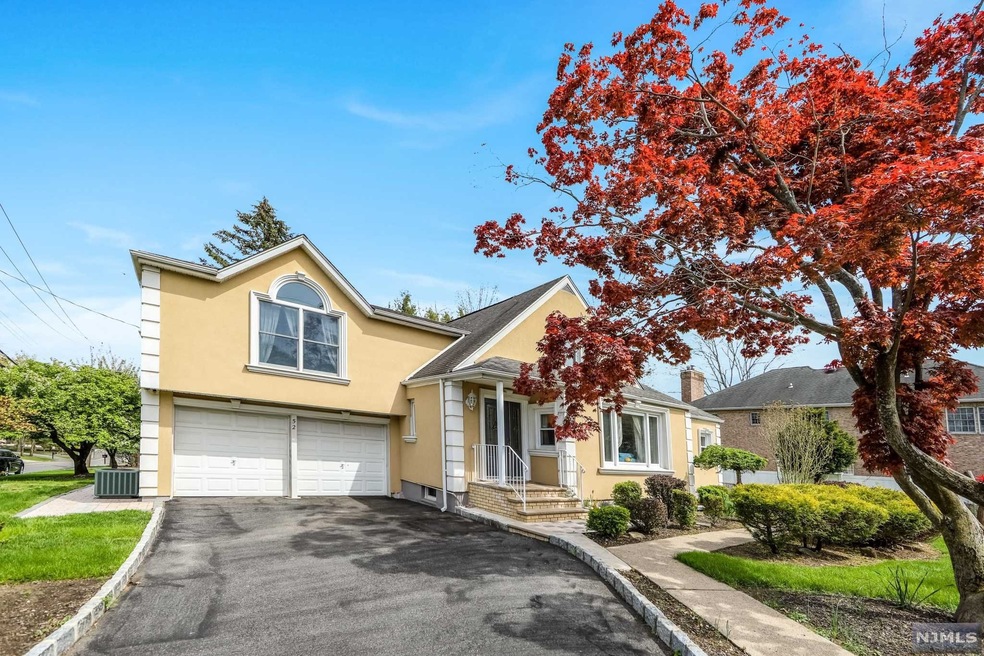 52 Orangeburgh Rd, Old Tappan, NJ 07675 - photo 1