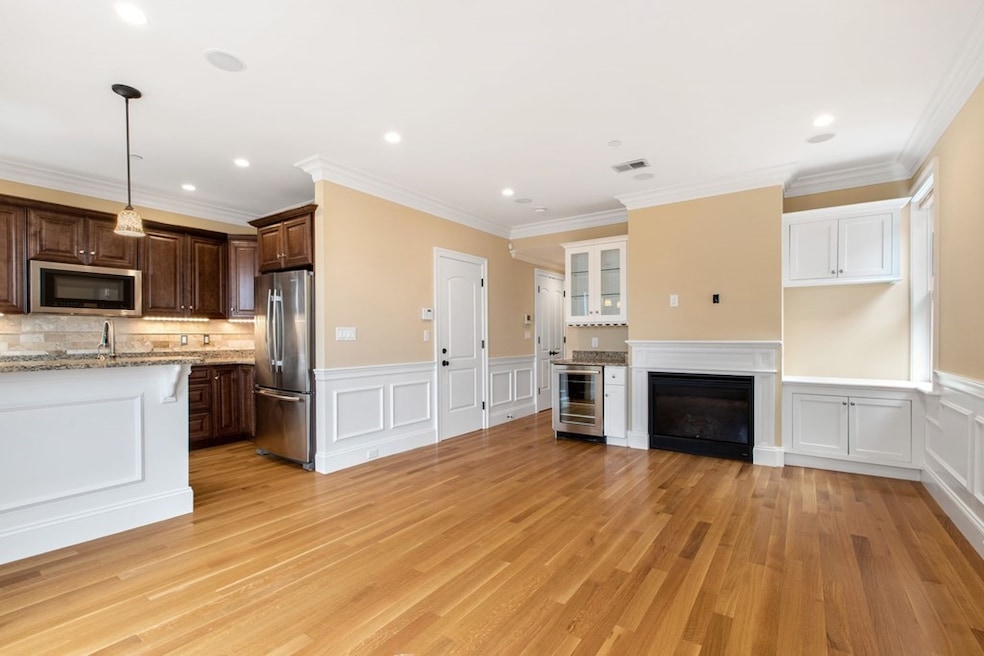 217 M St unit 2, Boston, MA 02127 - photo 1