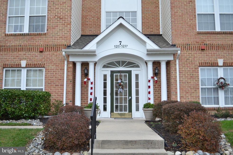 5237 Glenthorne Ct, Rosedale, MD 21237 - photo 1