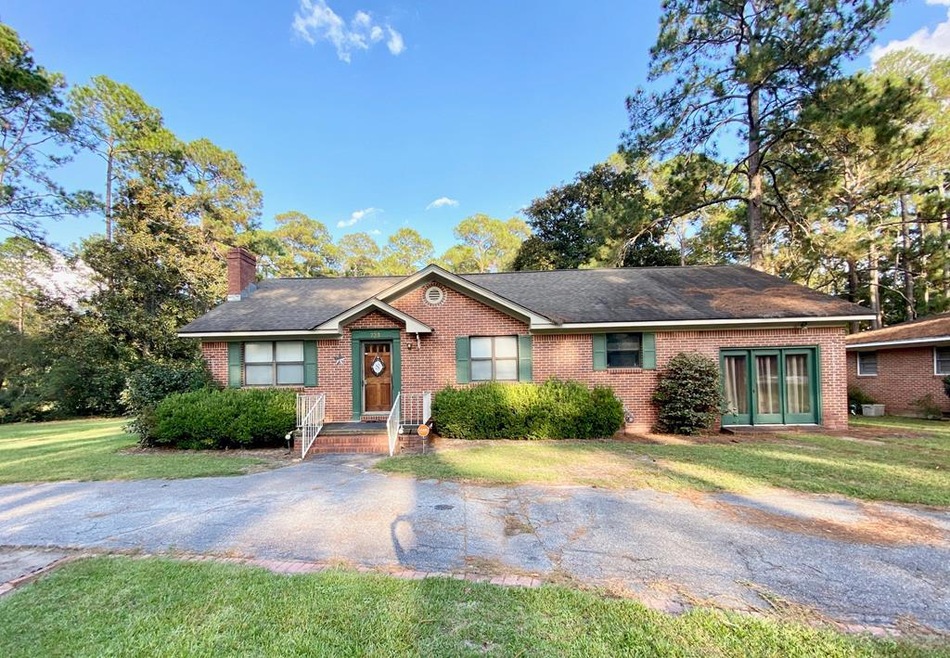 723 14th St E, Tifton, GA 31794 - photo 1