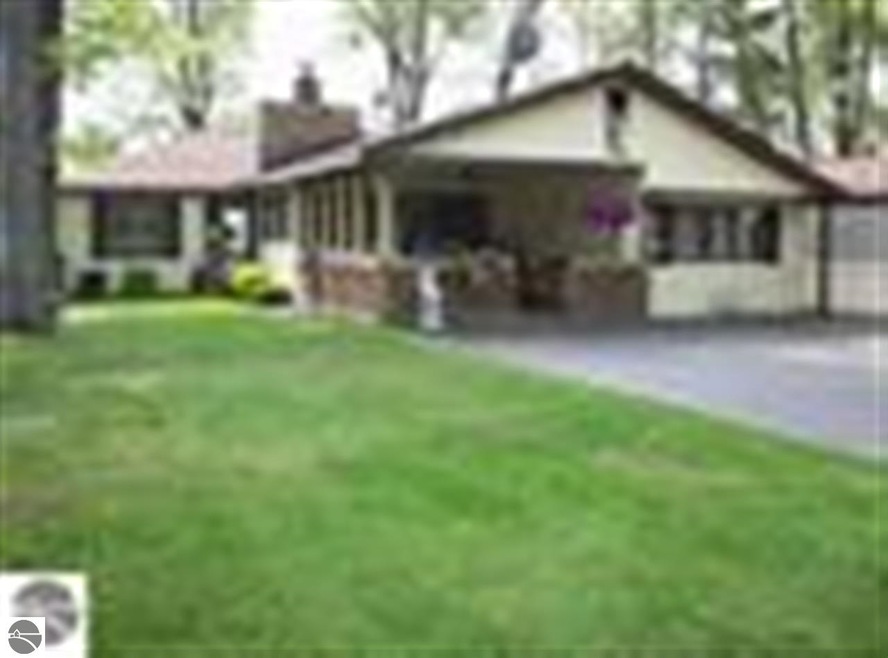 64 N Huron Rd, Au Gres, MI 48703 - photo 1