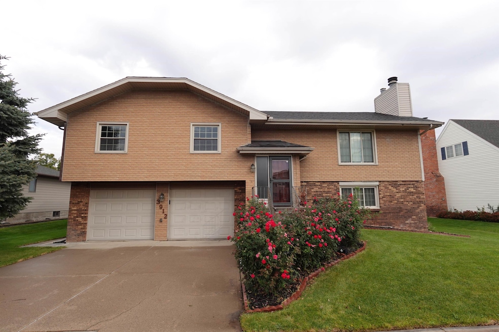 3912 22nd St, Columbus, NE 68601 - photo 1