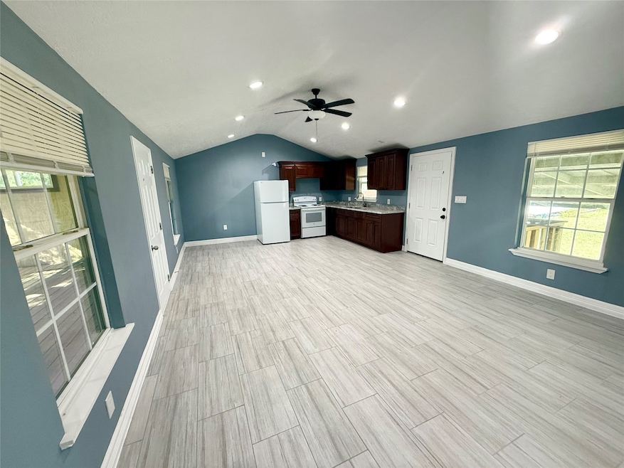 9015 Puritan Way, Rosharon, TX 77583 - photo 1