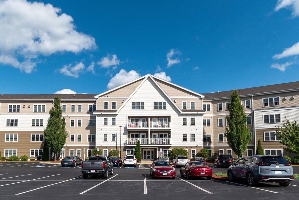 37 Hawthorne Dr unit 103, Bedford, NH 03110 - photo 1