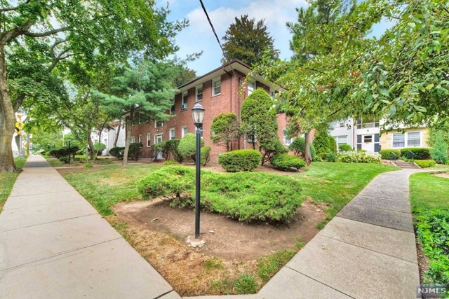 26-09 Fair Lawn Ave unit A, Fair Lawn, NJ 07410 - photo 1