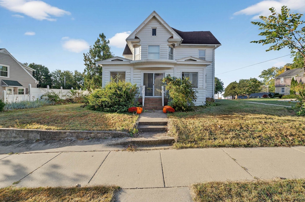 219 6th Ave, New Glarus, WI 53574 - photo 1