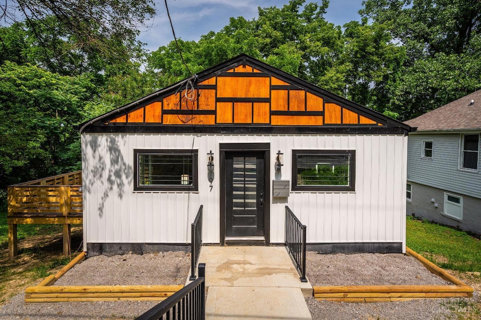 797 4th St, Cincinnati, OH 45215 - photo 1