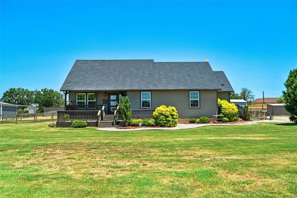 140 Mccrae Ln, Boyd, TX 76023 - photo 1