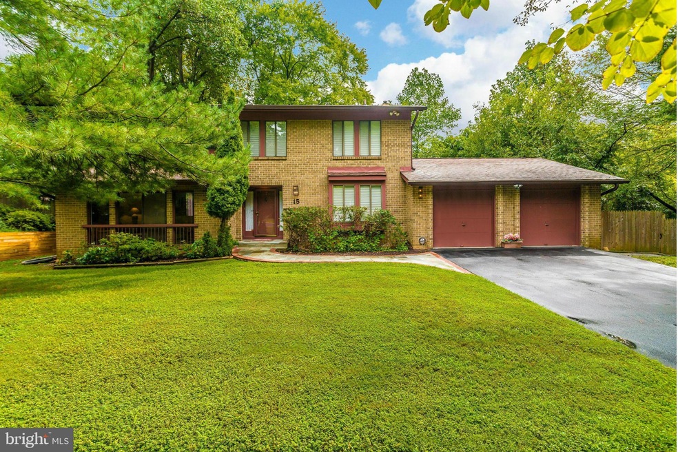 15 Locks Pond Ct, Potomac, MD 20854 - photo 1