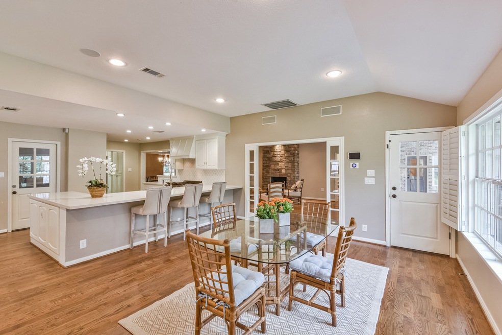 327 Chapel Belle Ln, Houston, TX 77024 - photo 1