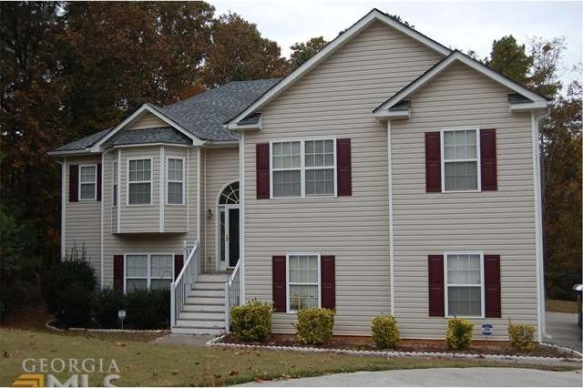 Large home in cul-de-sac on large lot