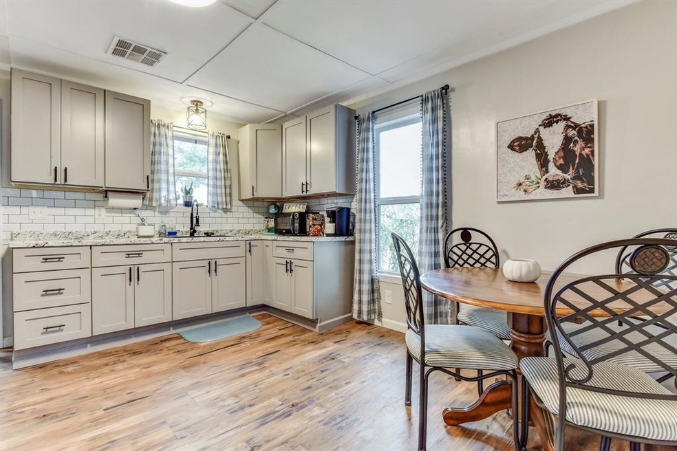 1710 W Crawford St, Denison, TX 75020 - photo 1