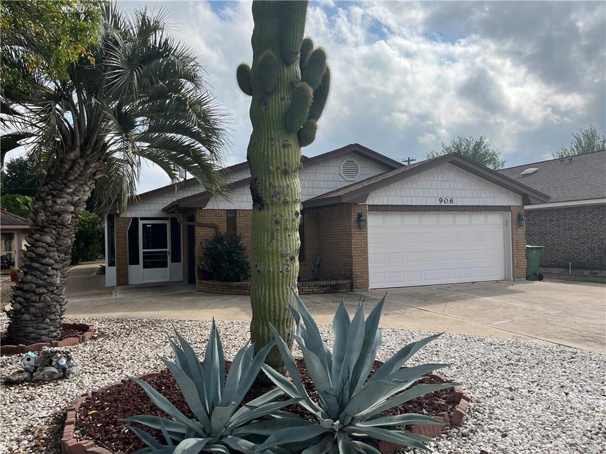 906 Citrus Dr, Alamo, TX 78516 - photo 1