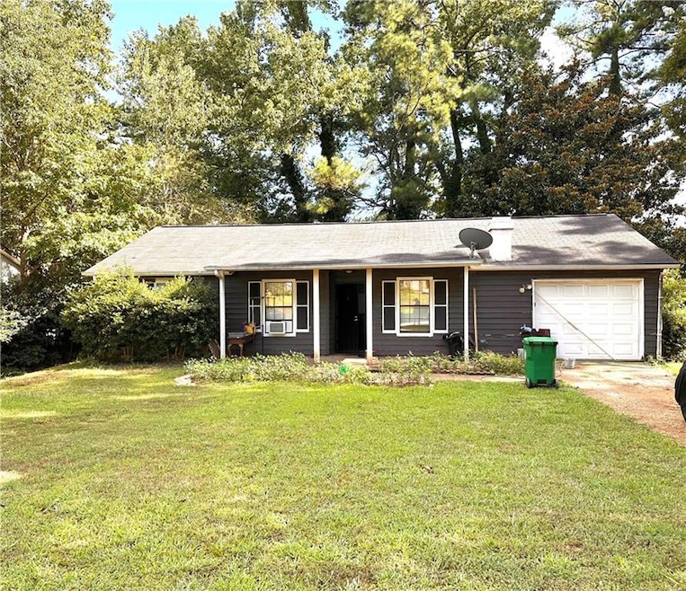 3901 Wood Path Dr, Stone Mountain, GA 30083 - photo 1