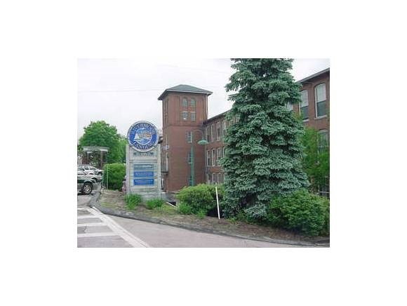 Rivermoor Landing unit 64, Newmarket, NH 03857 - photo 1