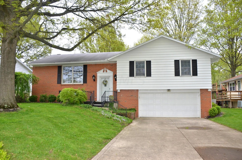 812 Hickory Dr, Marysville, OH 43040 - photo 1