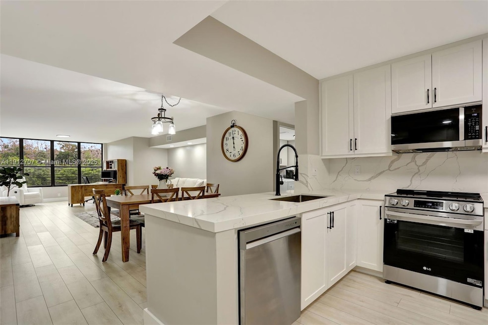 Applewood Village I unit 305, Coconut Creek, FL 33066 - photo 1