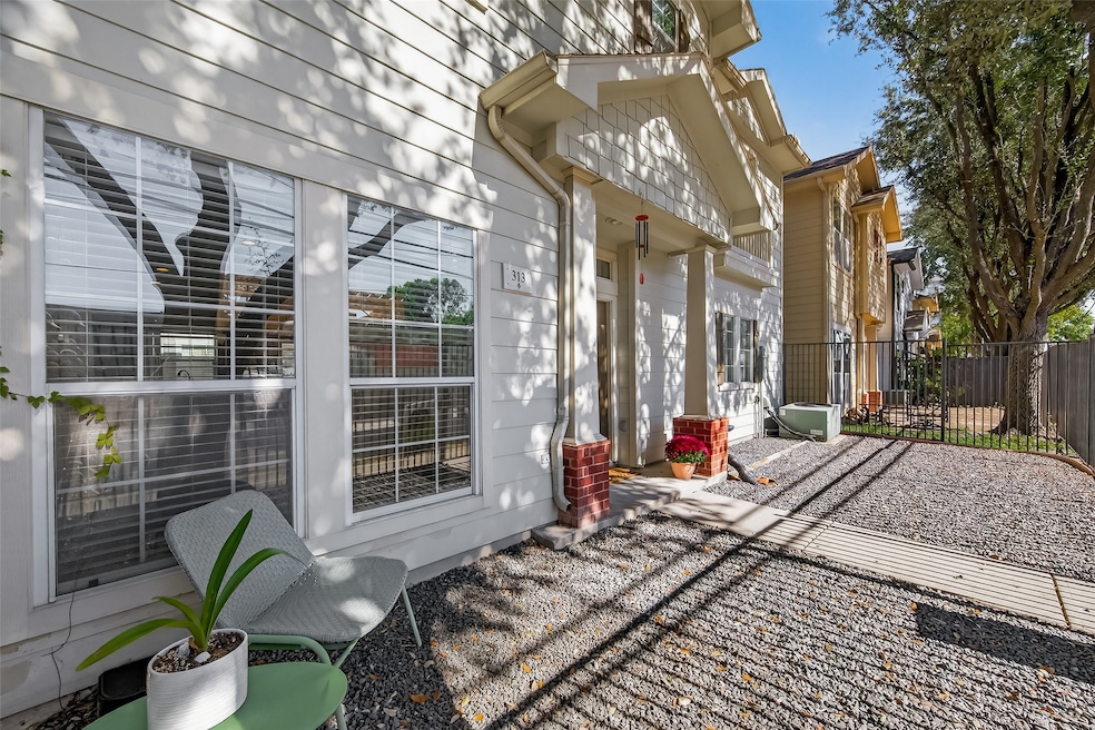 313 Hogan St, Houston, TX 77009 - photo 1