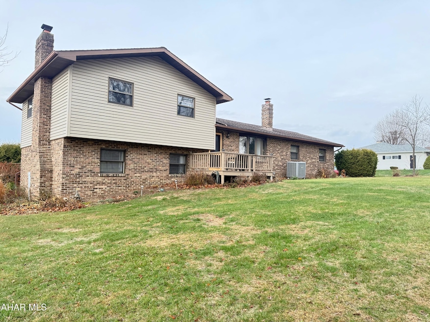 209 Hoover Dr, Martinsburg, PA 16662 - photo 1