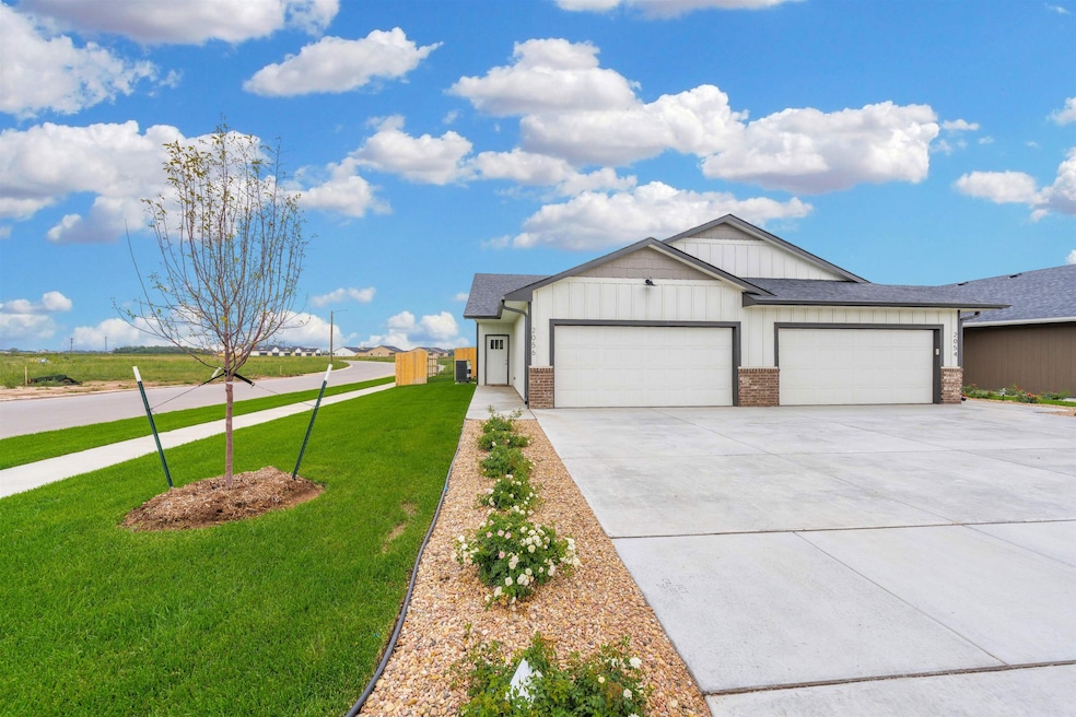 2011-2013 N Reece St, Wichita, KS 67052 - photo 1