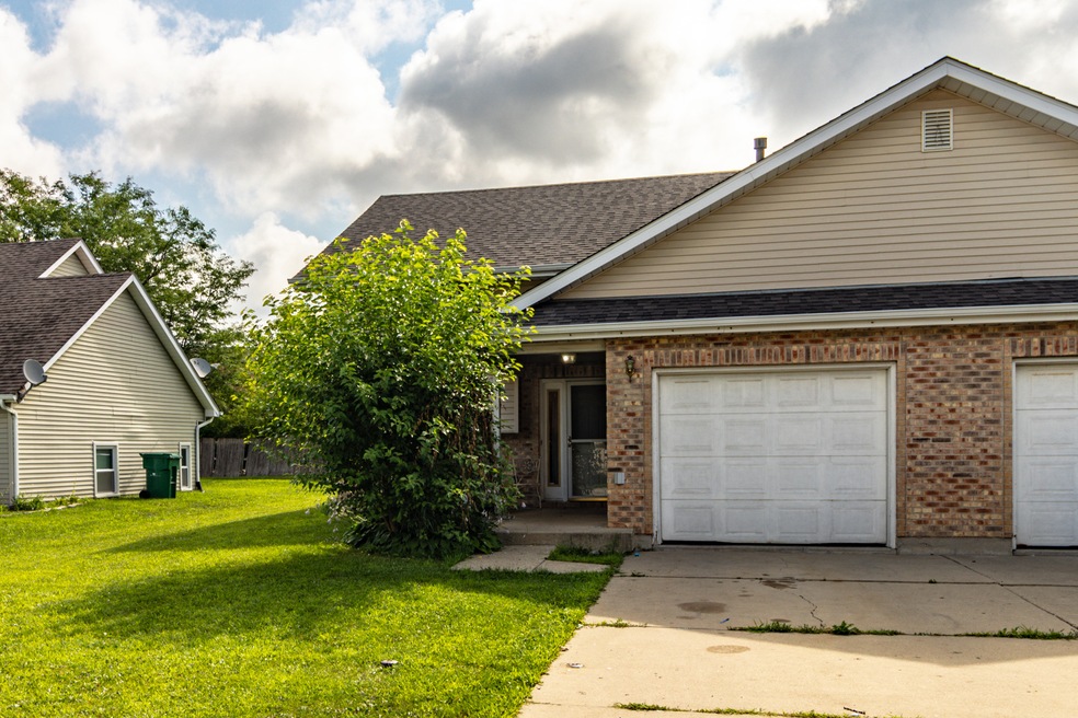 968 Crestville Ct, Gurnee, IL 60031 - photo 1