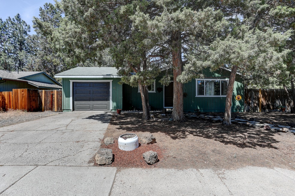 801 SE Polaris Court MLS-29