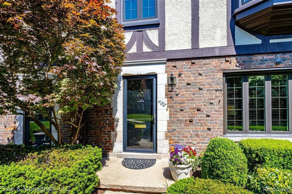 488 St Clair S007.jpg