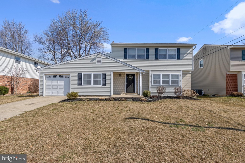 2621 Heritage Farm Dr, Wilmington, DE 19808 - photo 1