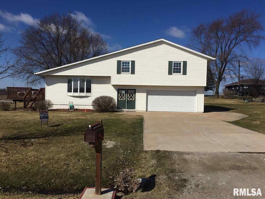 4708 Montana Ave, Davenport, IA 52806 - photo 1