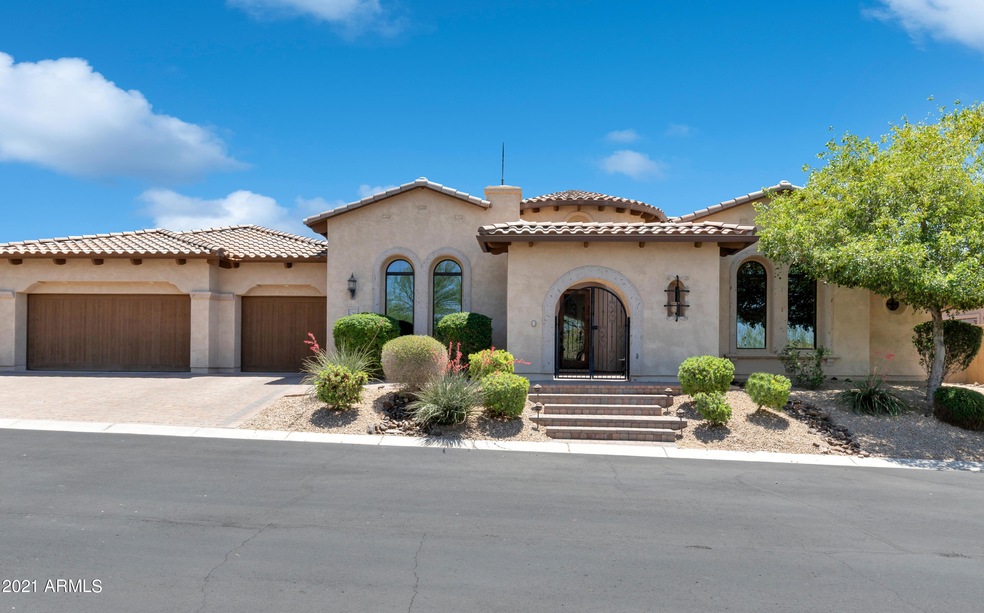 Curb Appeal 6 Car Garage