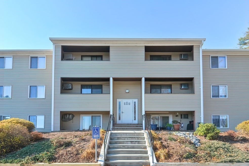 117 Quaker Hwy unit 29, Uxbridge, MA 01569 - photo 1