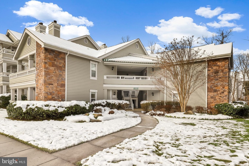 13089 Autumn Woods Way unit 103, Fairfax, VA 22033 - photo 1