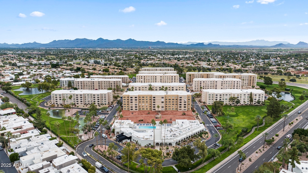 Scottsdale Shadows unit B303, Scottsdale, AZ 85251 - photo 1