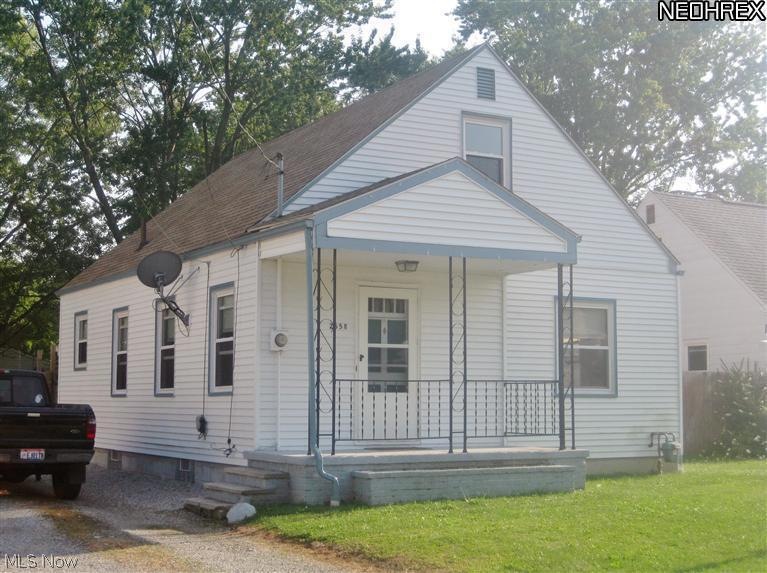 2558 E 37th St, Lorain, OH 44055 - photo 1