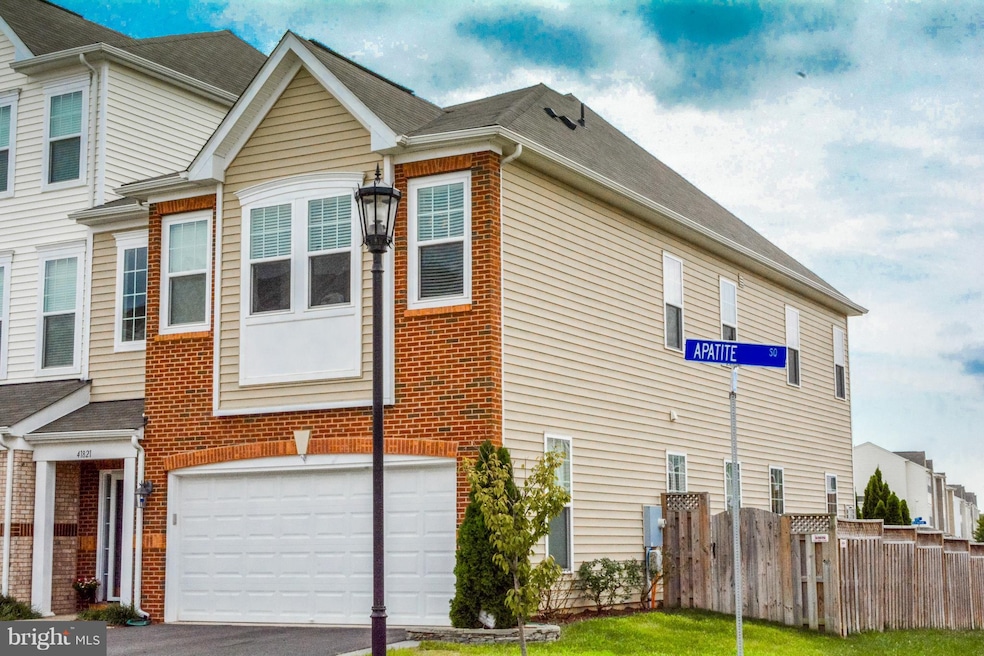 41821 Apatite Square, Aldie, VA 20105 - photo 1