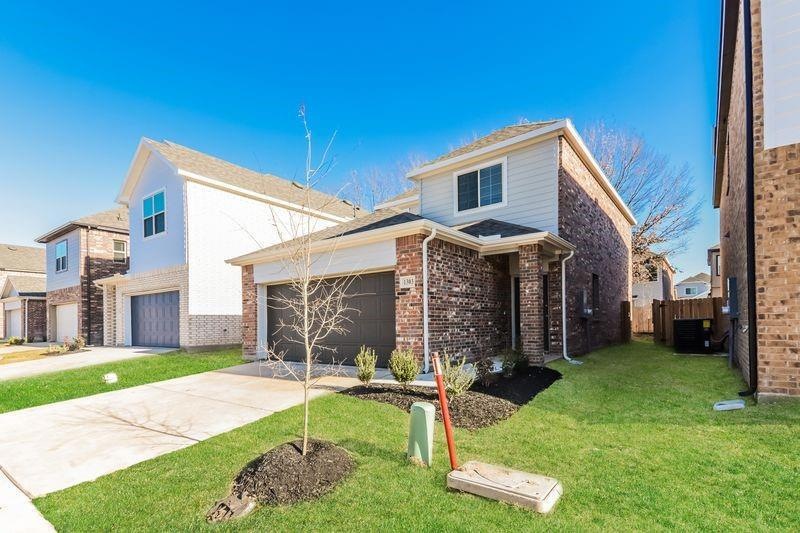 1303 Ester Ln, Ennis, TX 75119 - photo 1