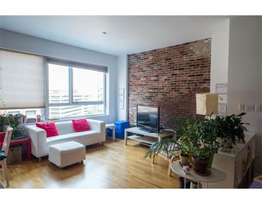 99-105 Broad St unit 7C, Boston, MA 02110 - photo 1