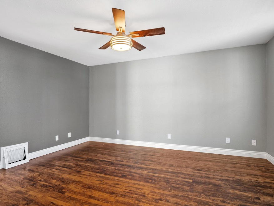 842 N 12th St, Manitowoc, WI 54220 - photo 1