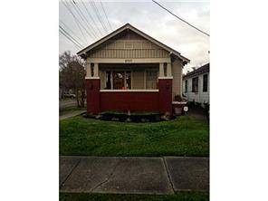 Facade/Exterior Front. Easy landscaping