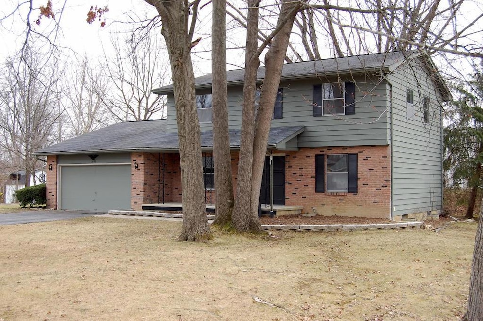 1041 Sherwood Ave, Marysville, OH 43040 - photo 1